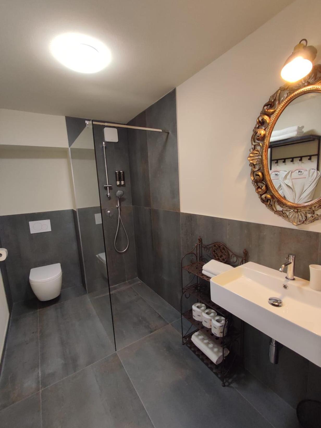Casa Vacanze Bella-Host By Foresteria Bergamo Bella Zewnętrze zdjęcie