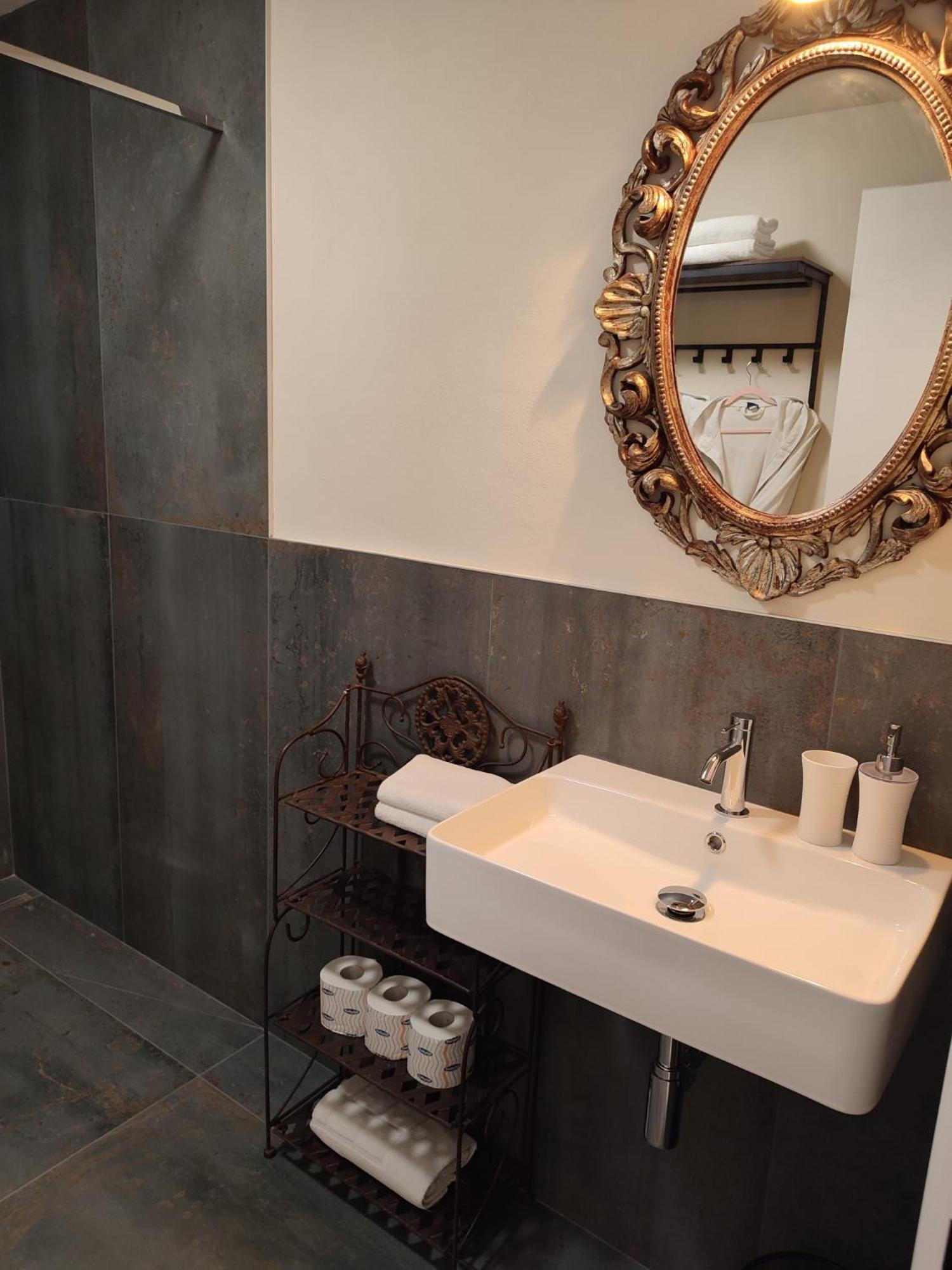 Casa Vacanze Bella-Host By Foresteria Bergamo Bella Zewnętrze zdjęcie